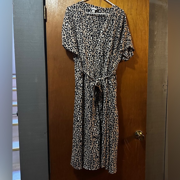 Ava & Viv Leopard Print Button Down Dress - Picture 2 of 4